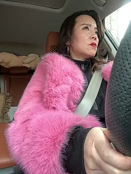 Snapshot of anna_yngs chatting on 8, 1, 2026 anna yngs online show from 8, 1, 2026