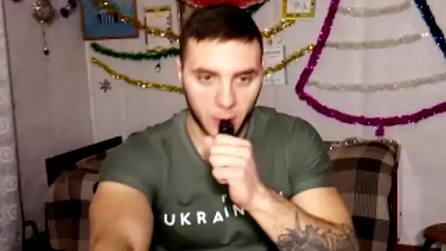 Snapshot of Jordan1Dior chatting on 23, 12, 2025 Jordan1Dior online show from 23, 12, 2025