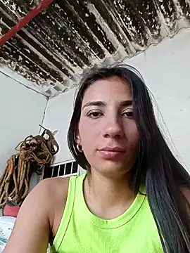 Snapshot of -juicy_ chatting on 8, 9, 2025 -juicy online show from 8, 9, 2025