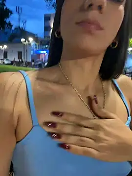 -juicy  online show from 2, 6, 2026