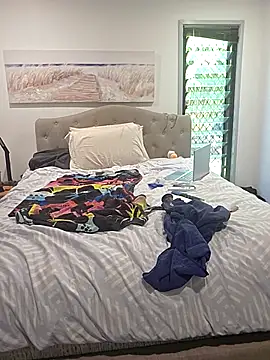 iamthepublickmasterbater online show from 8, 4, 2026