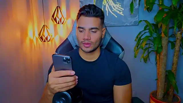 Snapshot of AndresR3 chatting on 5, 10, 2025 AndresR3 online show from 5, 10, 2025