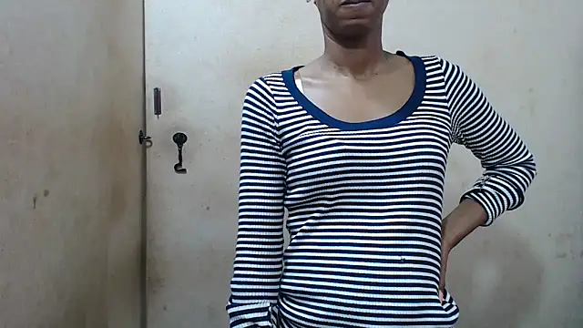 Snapshot of SweetSlender01 chatting on 28, 9, 2025 SweetSlender01 online show from 28, 9, 2025