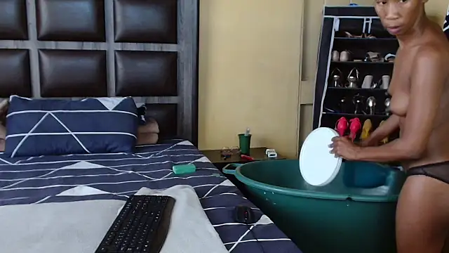 SweetSlender01 online show from 27, 11, 2025