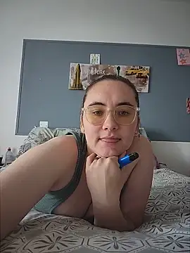 Snapshot of AndHerXO chatting on 9, 6, 2026 AndHerXO online show from 9, 6, 2026