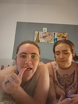 Snapshot of AndHerXO chatting on 27, 6, 2026 AndHerXO online show from 27, 6, 2026