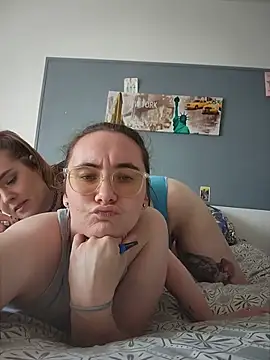 Snapshot of AndHerXO chatting on 15, 7, 2026 AndHerXO online show from 15, 7, 2026