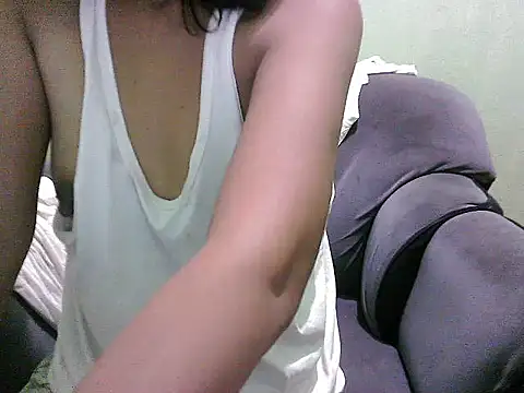 HotLadyPinay32 online show from 7, 2, 2026