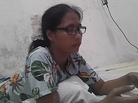 HotLadyPinay32 online show from 20, 2, 2026