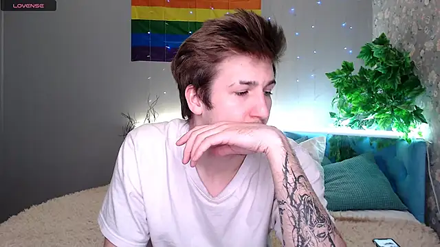 Snapshot of KiskaKurt chatting on 28, 9, 2025 KiskaKurt online show from 28, 9, 2025