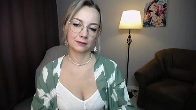 Snapshot of Ava_Elior chatting on 5, 10, 2025 Ava Elior online show from 5, 10, 2025