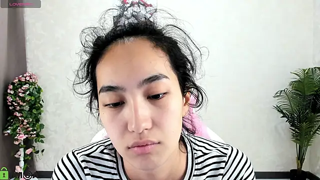 FlirtyAura online show from 5, 11, 2025