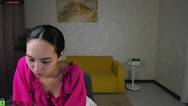 FlirtyAura online show from 9, 4, 2026