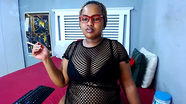 Snapshot of SativaHot96 chatting on 5, 12, 2025 SativaHot96 online show from 5, 12, 2025