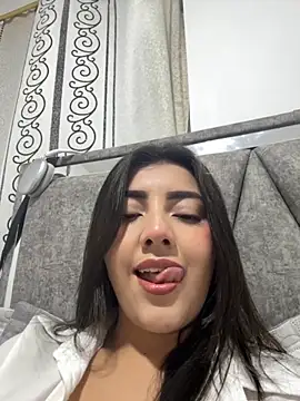 Snapshot of Lupe_19 chatting on 4, 10, 2025 Lupe 19 online show from 4, 10, 2025