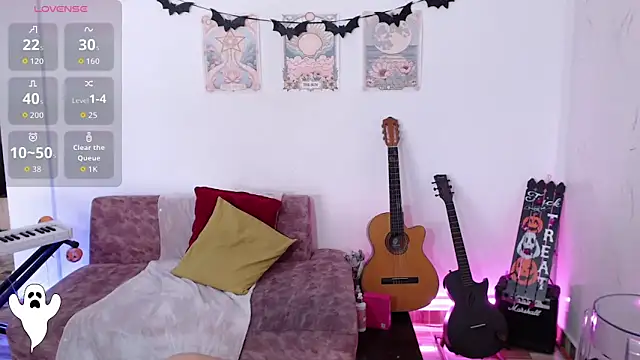 Susanahendrix online show from 10, 10, 2025