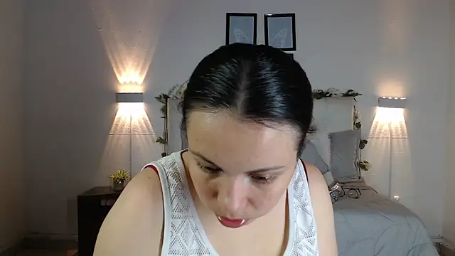 Snapshot of Megan_05_ chatting on 24, 9, 2025 Megan 05 online show from 24, 9, 2025