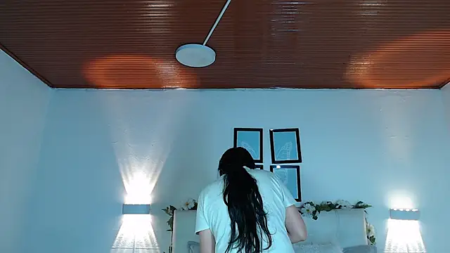 Snapshot of Megan_05_ chatting on 1, 10, 2025 Megan 05 online show from 1, 10, 2025