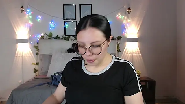 Megan 05  online show from 29, 3, 2026