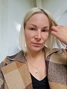 Snapshot of Sunny-Sin chatting on 23, 9, 2025 Sunny-Sin online show from 23, 9, 2025