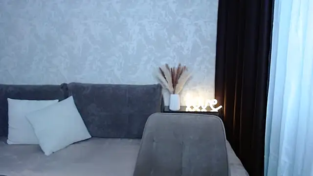Snapshot of IrisJones chatting on 25, 9, 2025 IrisJones online show from 25, 9, 2025