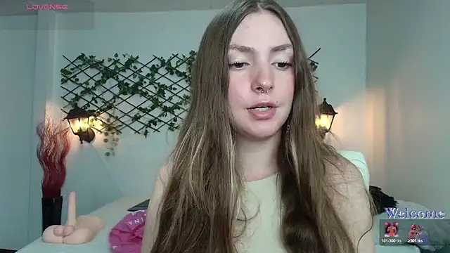 Snapshot of velvet__moon chatting on 24, 4, 2026 velvet moon online show from 24, 4, 2026