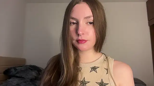 Snapshot of velvet__moon chatting on 4, 5, 2026 velvet moon online show from 4, 5, 2026
