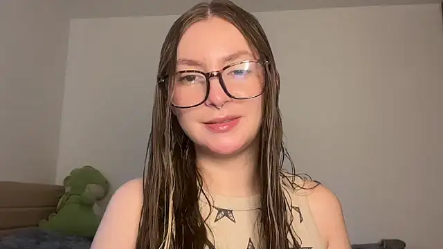 Snapshot of velvet__moon chatting on 8, 5, 2026 velvet moon online show from 8, 5, 2026