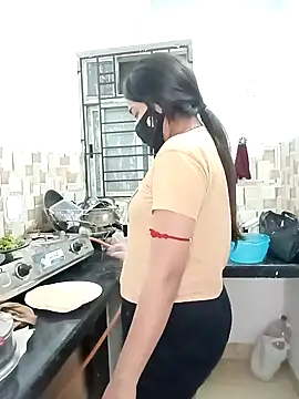 Snapshot of Snehabeauti chatting on 8, 4, 2026 Snehabeauti online show from 8, 4, 2026