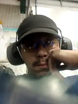 Snapshot of safadinhoo007 chatting on 15, 11, 2025 safadinhoo007 online show from 15, 11, 2025