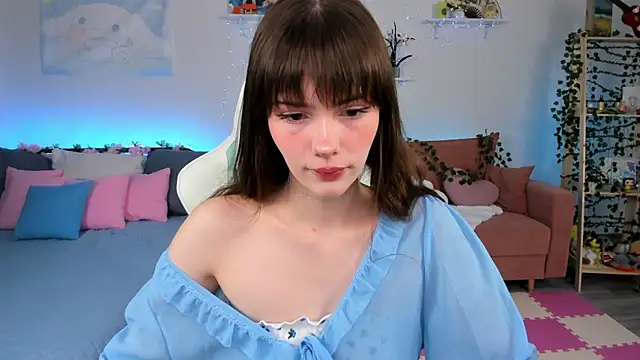 Zoe Vee online show from 18, 7, 2026