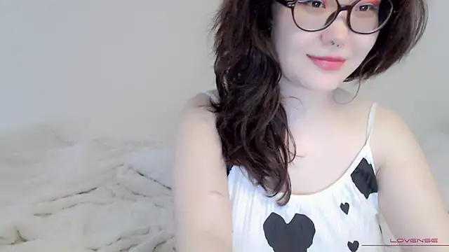 Snapshot of tsunade_chan chatting on 5, 10, 2025 tsunade chan online show from 5, 10, 2025