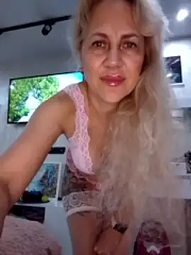 Snapshot of KissMiSveet chatting on 26, 4, 2026 KissMiSveet online show from 26, 4, 2026