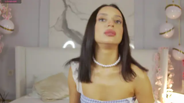 AdoraCortes online show from 18, 10, 2025