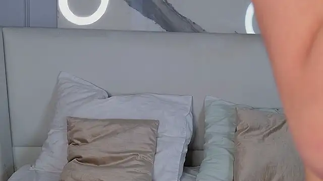 AdoraCortes online show from 24, 11, 2025