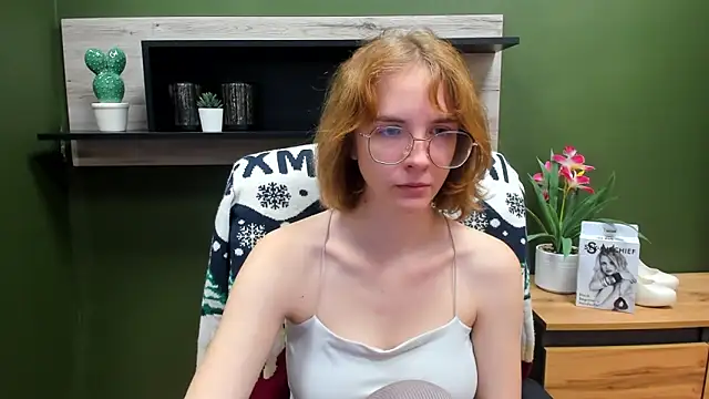 Snapshot of juicyPenny chatting on 30, 9, 2025 juicyPenny online show from 30, 9, 2025