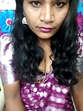 Snapshot of Dharshini_7 chatting on 23, 10, 2025 Dharshini 7 online show from 23, 10, 2025