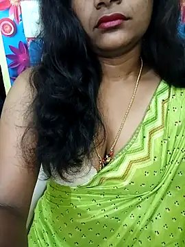 Snapshot of Dharshini_7 chatting on 24, 10, 2025 Dharshini 7 online show from 24, 10, 2025