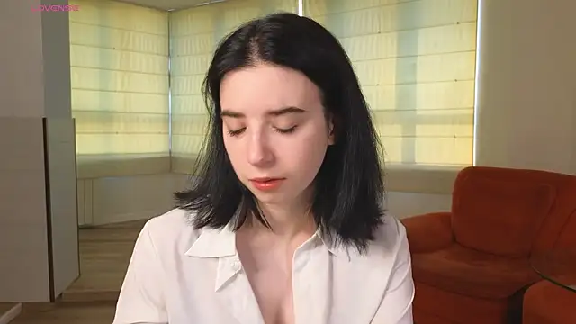 Snapshot of DorisDenmon chatting on 4, 10, 2025 DorisDenmon online show from 4, 10, 2025