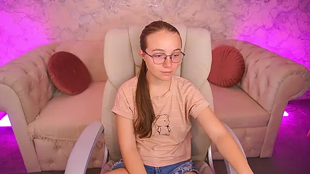 Snapshot of ArrinaWairr chatting on 24, 9, 2025 ArrinaWairr online show from 24, 9, 2025