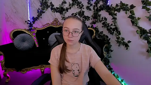 Snapshot of ArrinaWairr chatting on 26, 9, 2025 ArrinaWairr online show from 26, 9, 2025