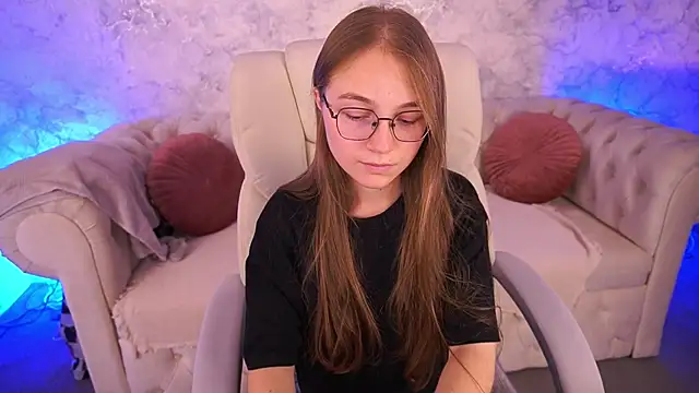 Snapshot of ArrinaWairr chatting on 2, 10, 2025 ArrinaWairr online show from 2, 10, 2025