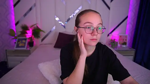 Snapshot of ArrinaWairr chatting on 16, 10, 2025 ArrinaWairr online show from 16, 10, 2025