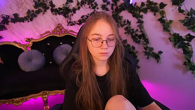 Snapshot of ArrinaWairr chatting on 17, 10, 2025 ArrinaWairr online show from 17, 10, 2025