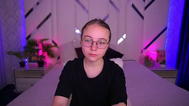 Snapshot of ArrinaWairr chatting on 23, 10, 2025 ArrinaWairr online show from 23, 10, 2025