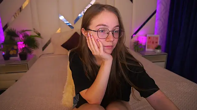 Snapshot of ArrinaWairr chatting on 14, 11, 2025 ArrinaWairr online show from 14, 11, 2025