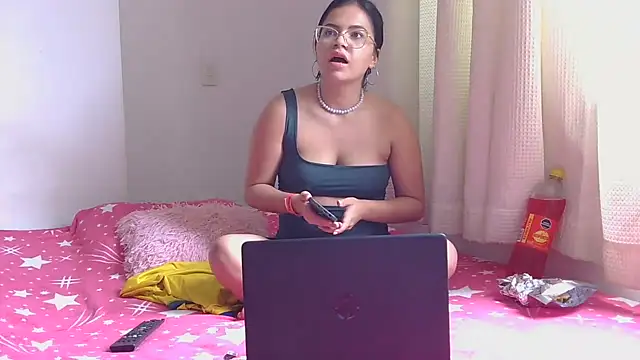 Snapshot of kattaleya_21 chatting on 28, 9, 2025 kattaleya 21 online show from 28, 9, 2025