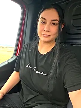 Snapshot of SaraViss20 chatting on 4, 11, 2025 SaraViss20 online show from 4, 11, 2025