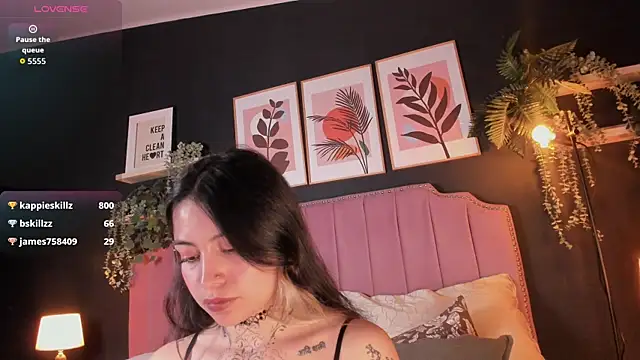 Snapshot of anne_dh chatting on 30, 11, 2025 anne dh online show from 30, 11, 2025