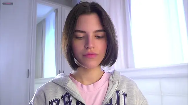 EleneButton online show from 11, 4, 2026